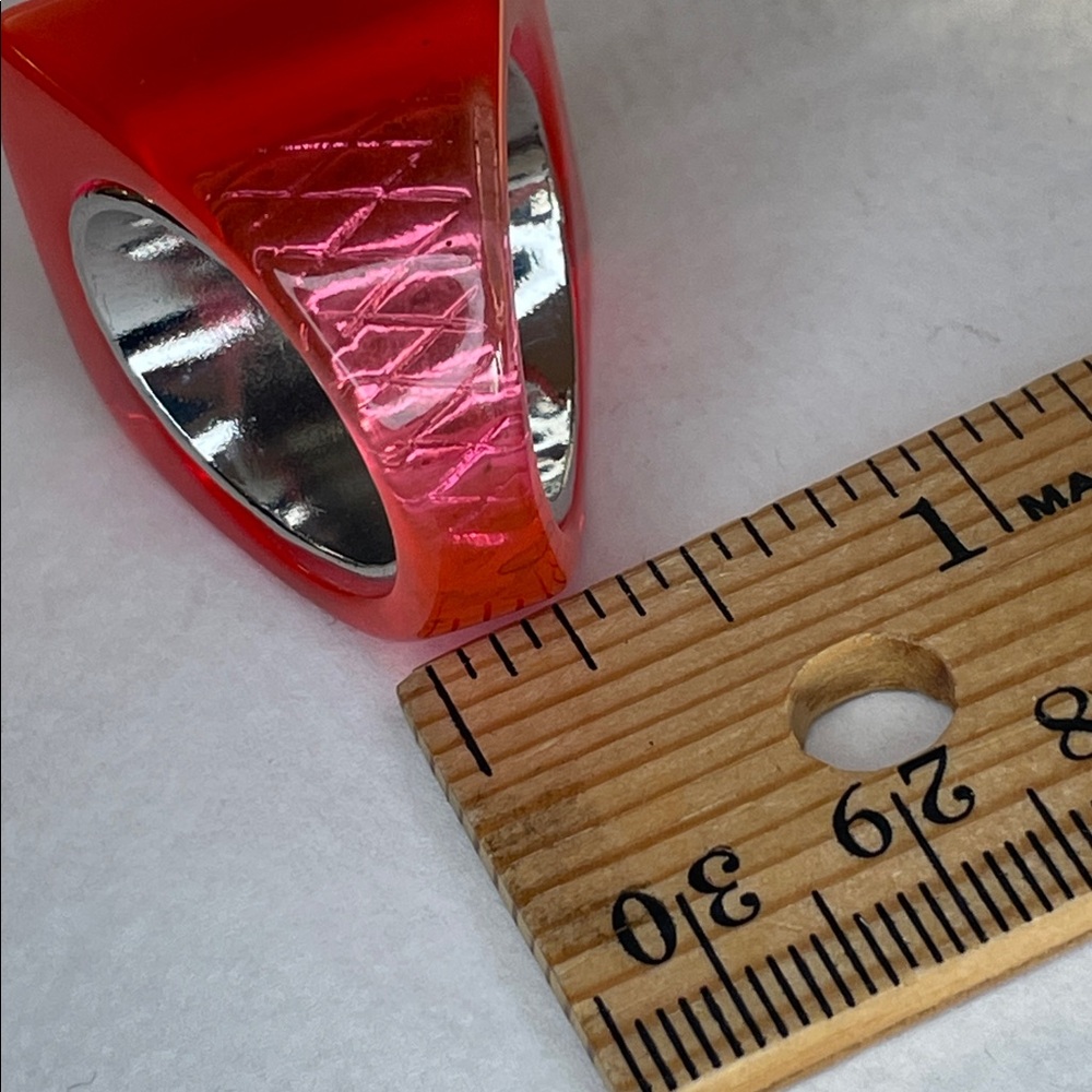 Vintage 1960's Red Orange Translucent Lucite Sz 8 Ring - Picture 7 of 8